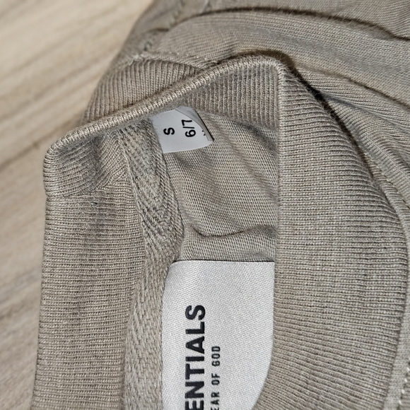 - Essentials matching sweat suit - Picture 2 of 4